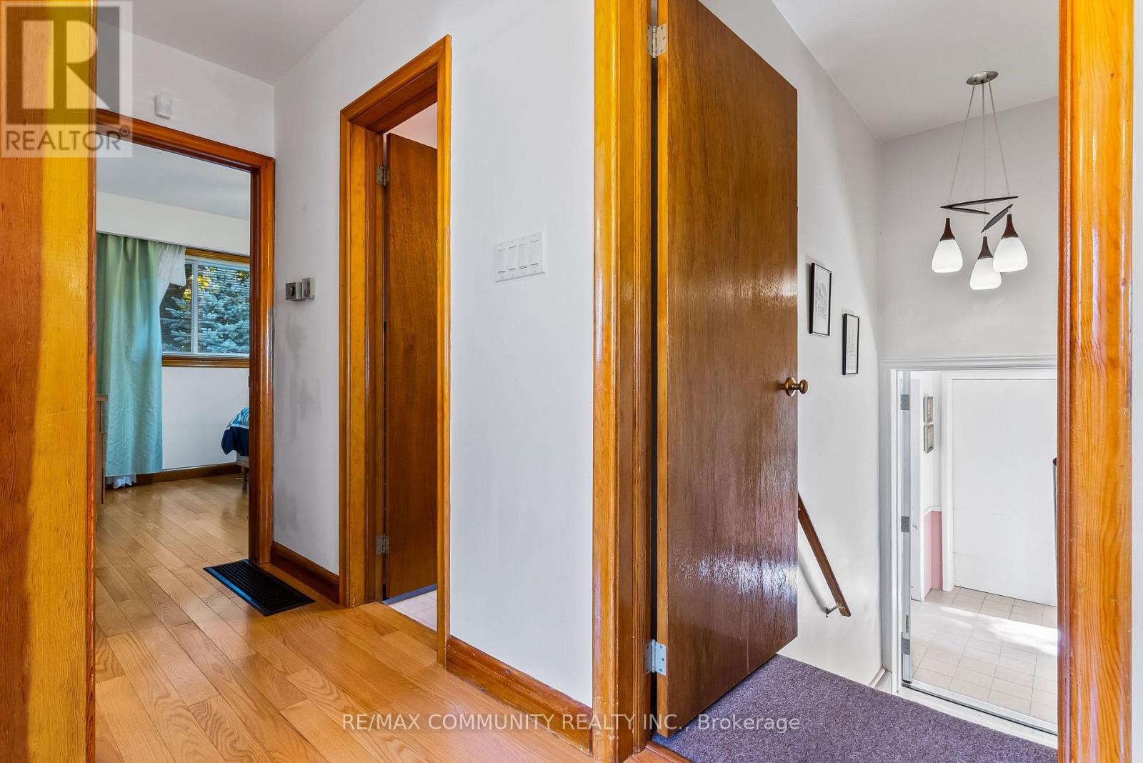 287 John Street, Midland, Ontario  L4R 2J6 - Photo 4 - S12445800