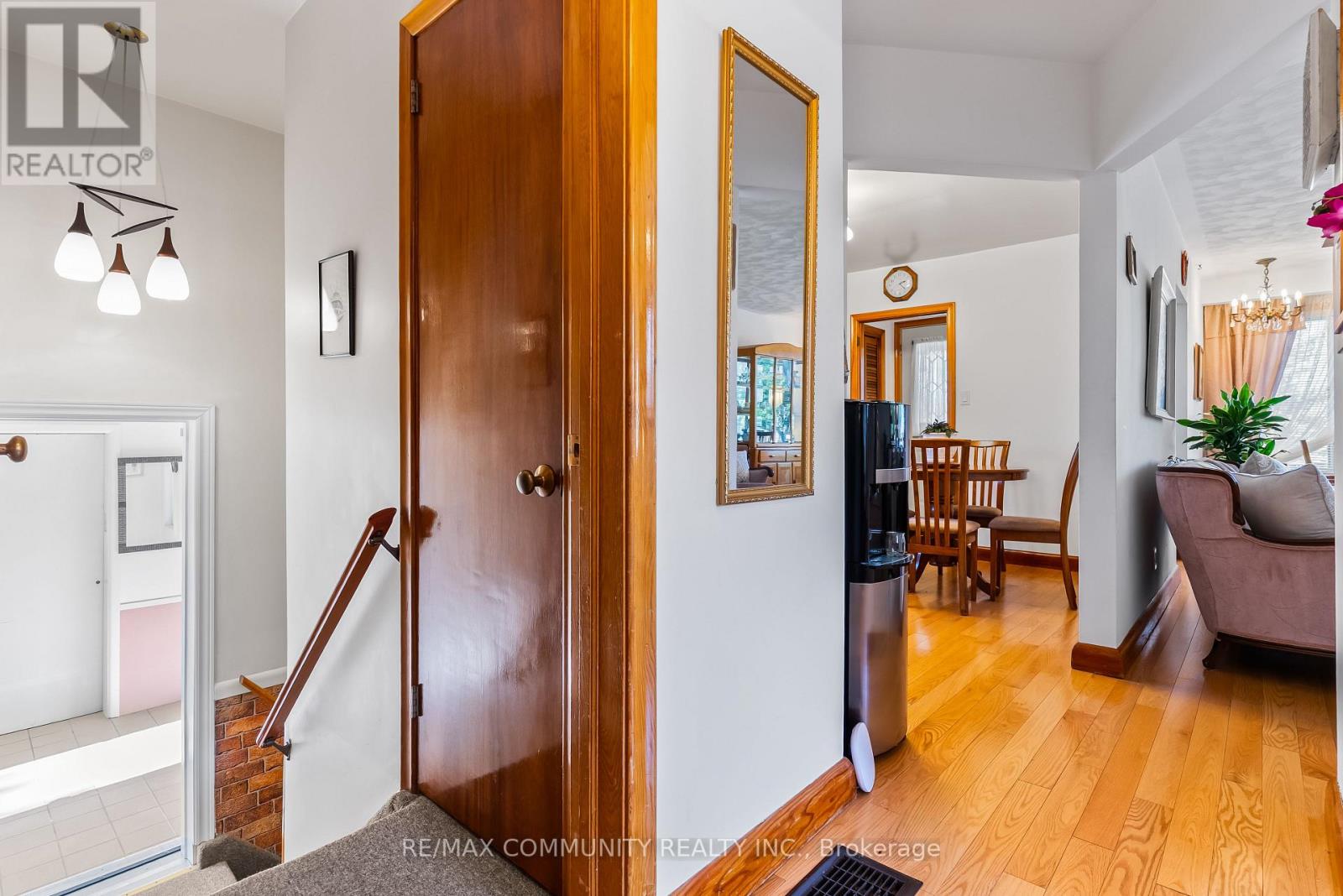 287 John Street, Midland, Ontario  L4R 2J6 - Photo 5 - S12445800