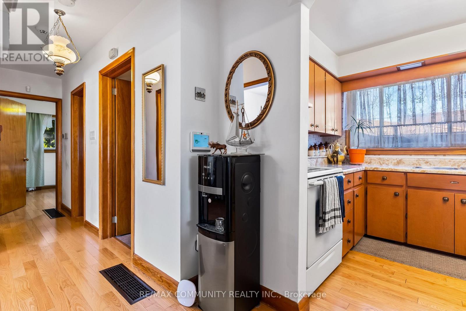 287 John Street, Midland, Ontario  L4R 2J6 - Photo 6 - S12445800