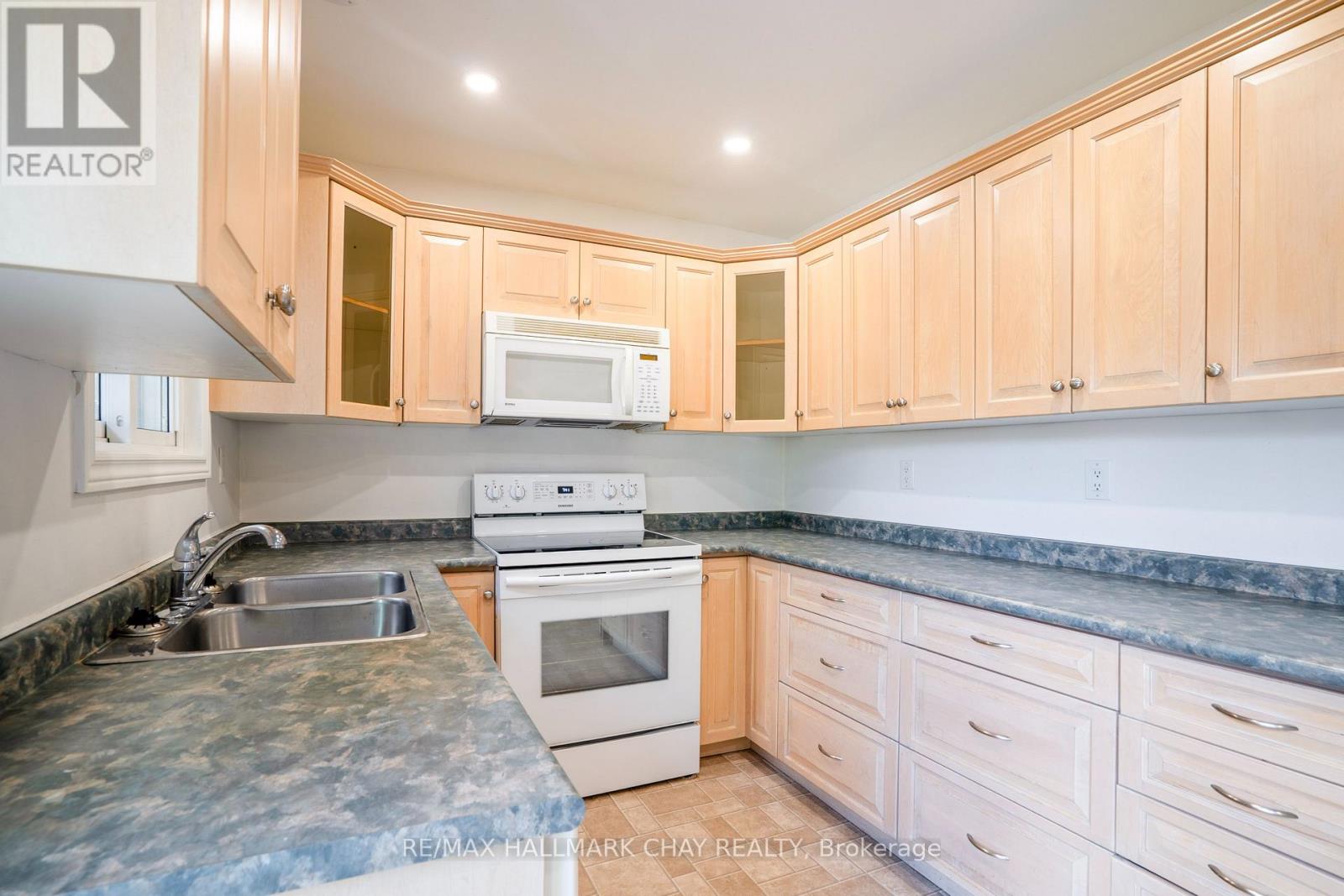 72 Jane Crescent, Barrie (Allandale Heights), Ontario  L4N 3T8 - Photo 11 - S12597522