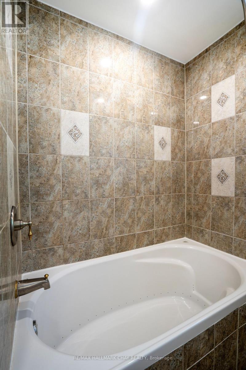 72 Jane Crescent, Barrie (Allandale Heights), Ontario  L4N 3T8 - Photo 17 - S12597522