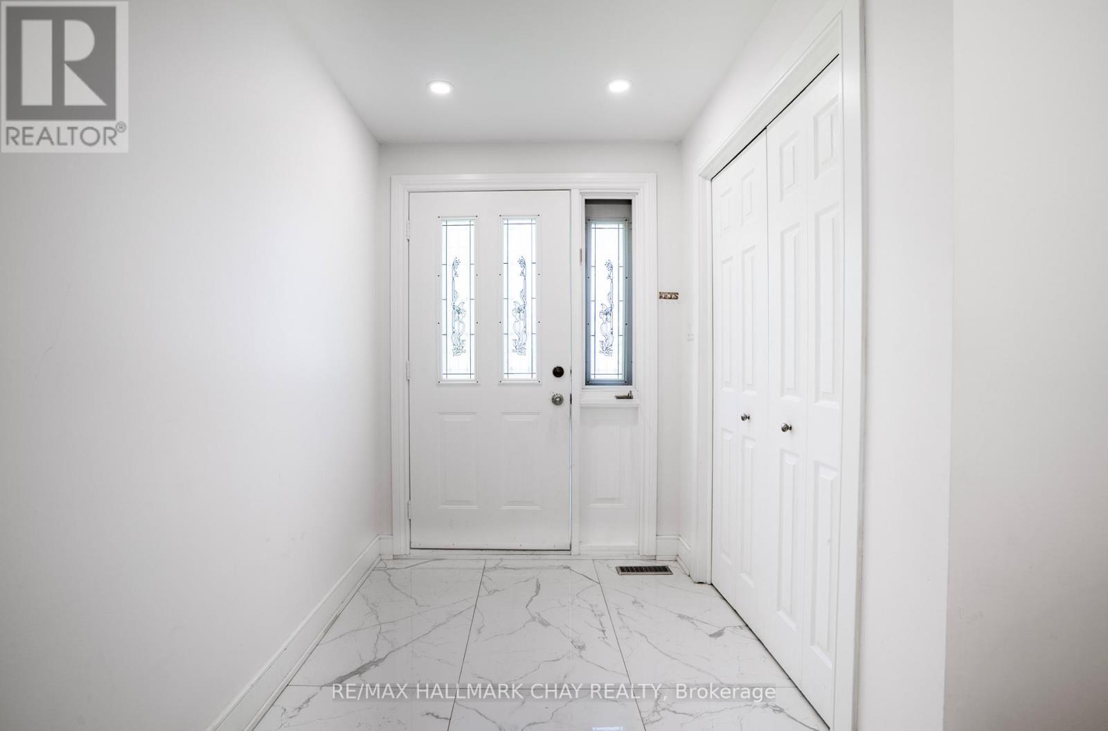 72 Jane Crescent, Barrie (Allandale Heights), Ontario  L4N 3T8 - Photo 3 - S12597522