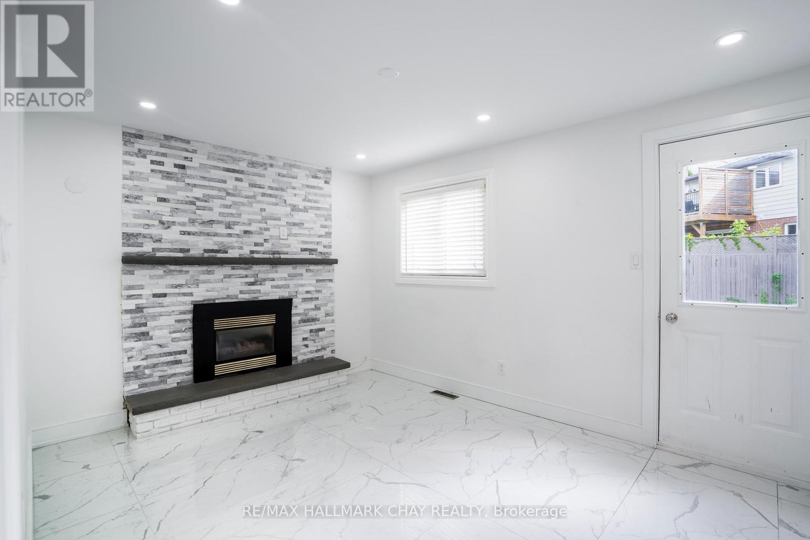 72 Jane Crescent, Barrie (Allandale Heights), Ontario  L4N 3T8 - Photo 5 - S12597522