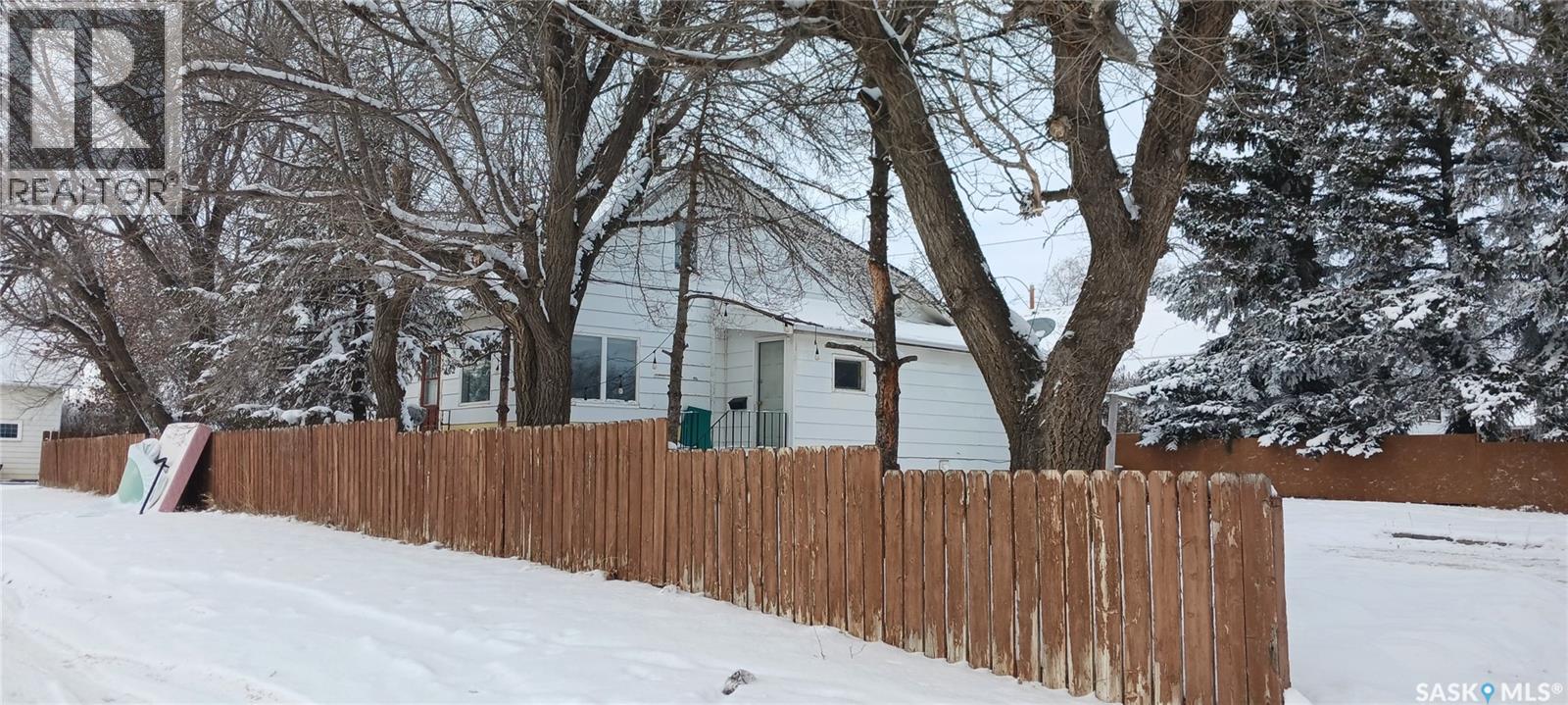 102 1st Avenue E, Coronach, Saskatchewan  S0H 0Z0 - Photo 29 - SK025057