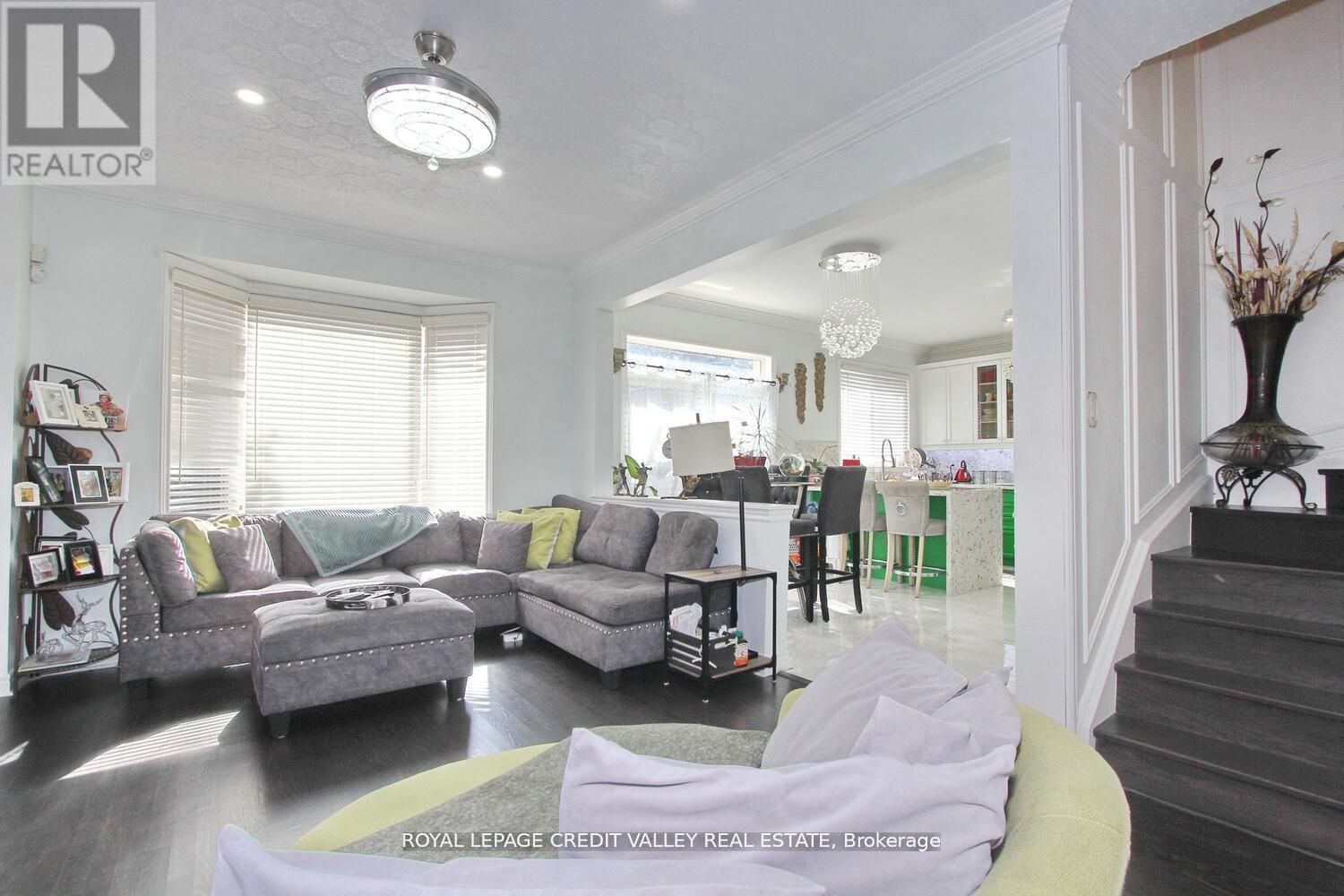 12 Helman Road, Brampton, Ontario  L6R 0R6 - Photo 16 - W12597512