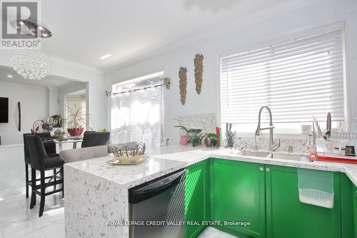 12 Helman Road, Brampton, Ontario  L6R 0R6 - Photo 20 - W12597512