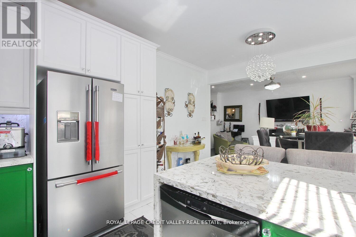 12 Helman Road, Brampton, Ontario  L6R 0R6 - Photo 21 - W12597512