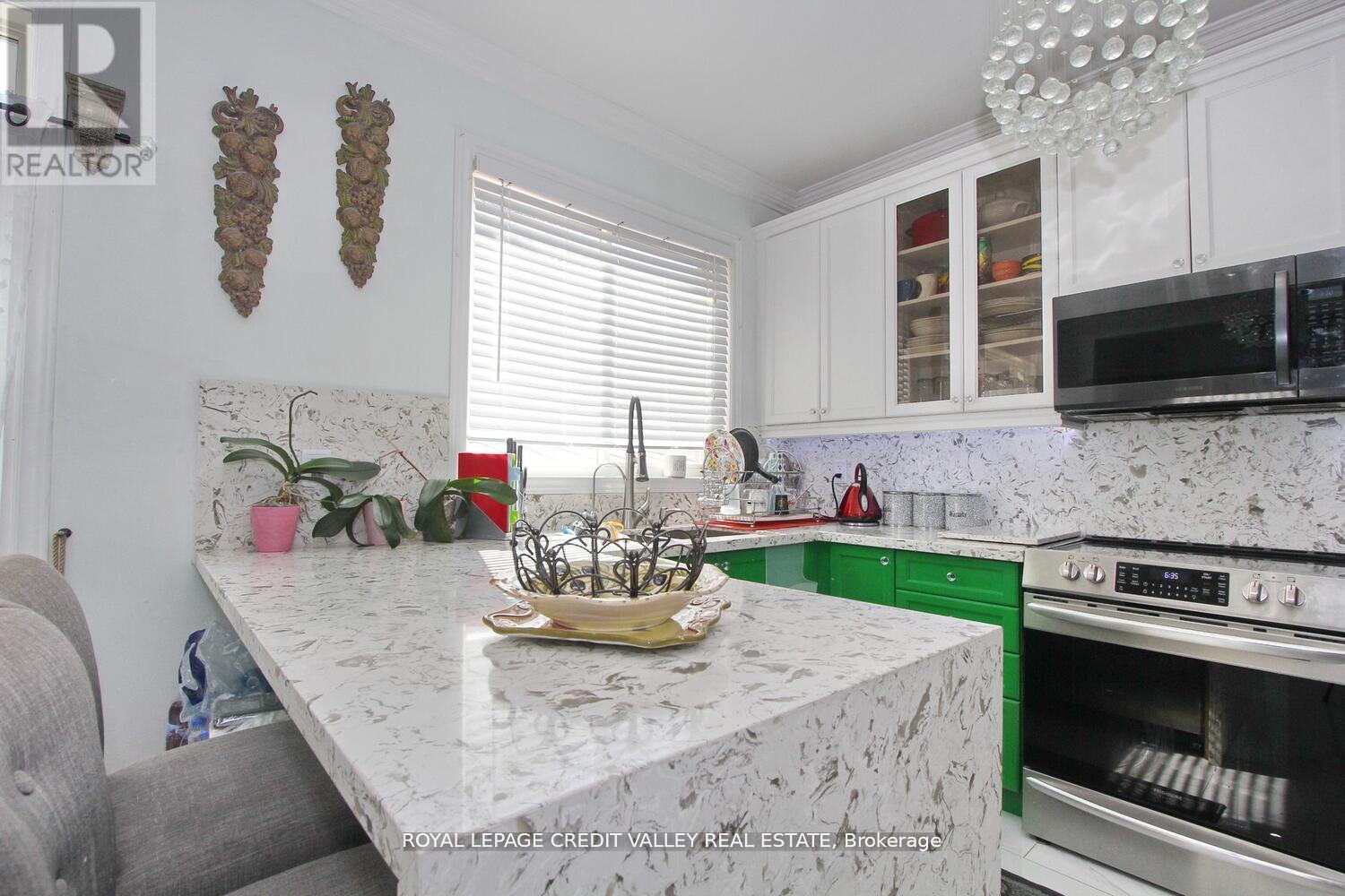 12 Helman Road, Brampton, Ontario  L6R 0R6 - Photo 22 - W12597512