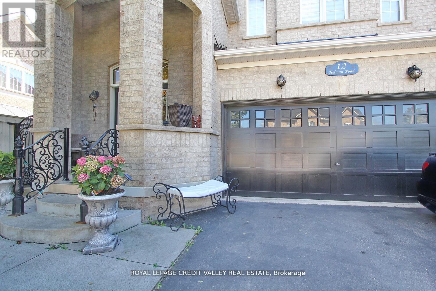 12 Helman Road, Brampton, Ontario  L6R 0R6 - Photo 4 - W12597512