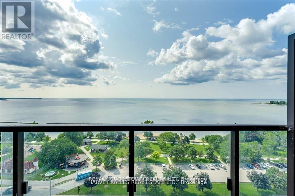 1207 - 1926 Lake Shore Drive W, Toronto, Ontario  M6S 1A1 - Photo 6 - W12597516