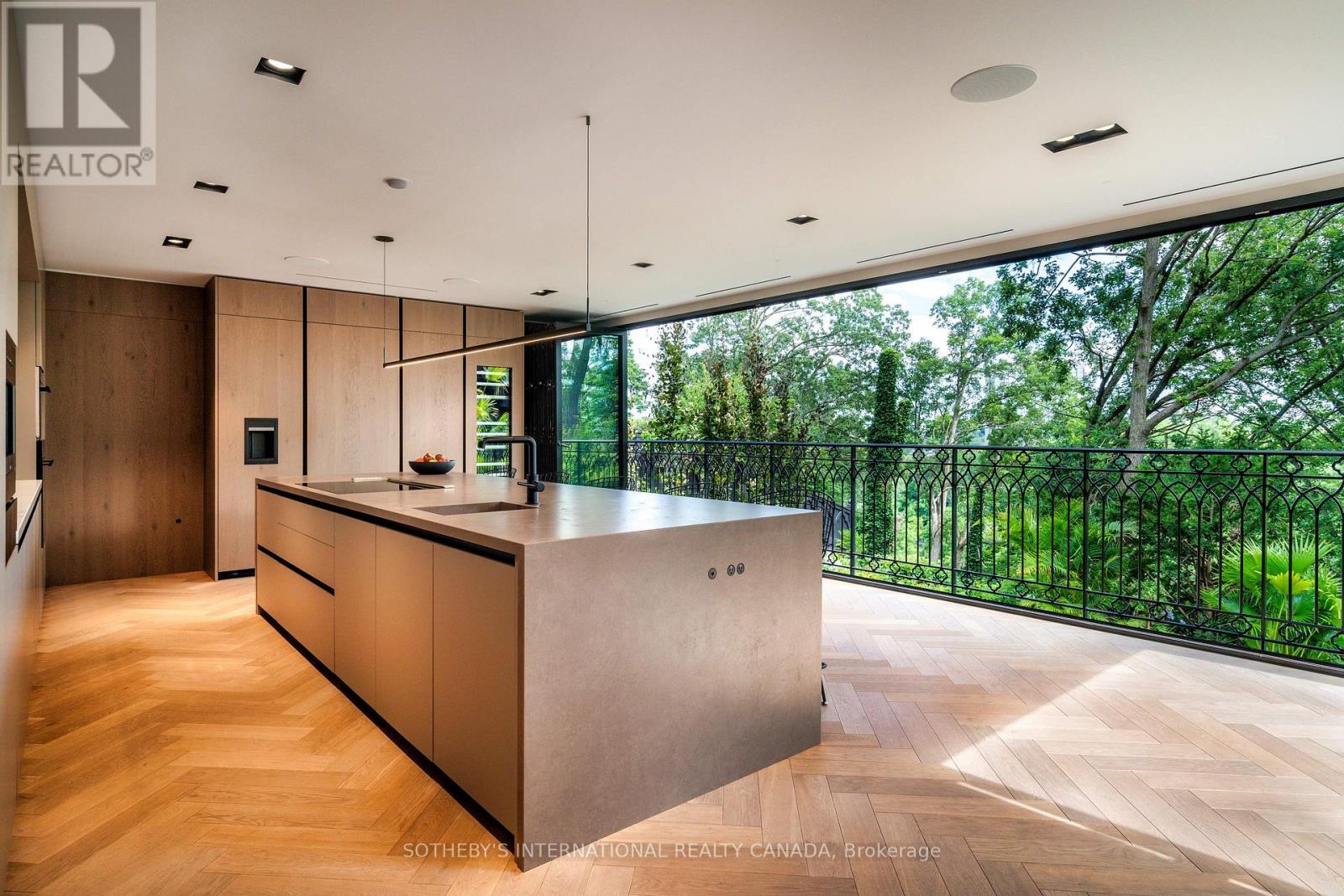 57 Baby Point Crescent, Toronto, Ontario  M6S 2B7 - Photo 14 - W12597576