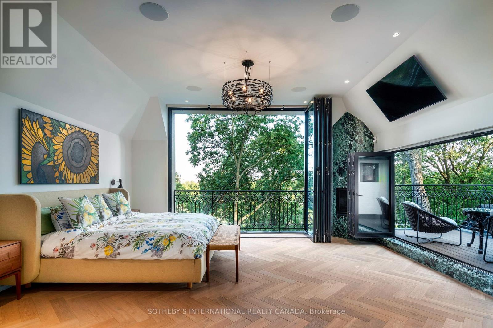 57 Baby Point Crescent, Toronto, Ontario  M6S 2B7 - Photo 18 - W12597576