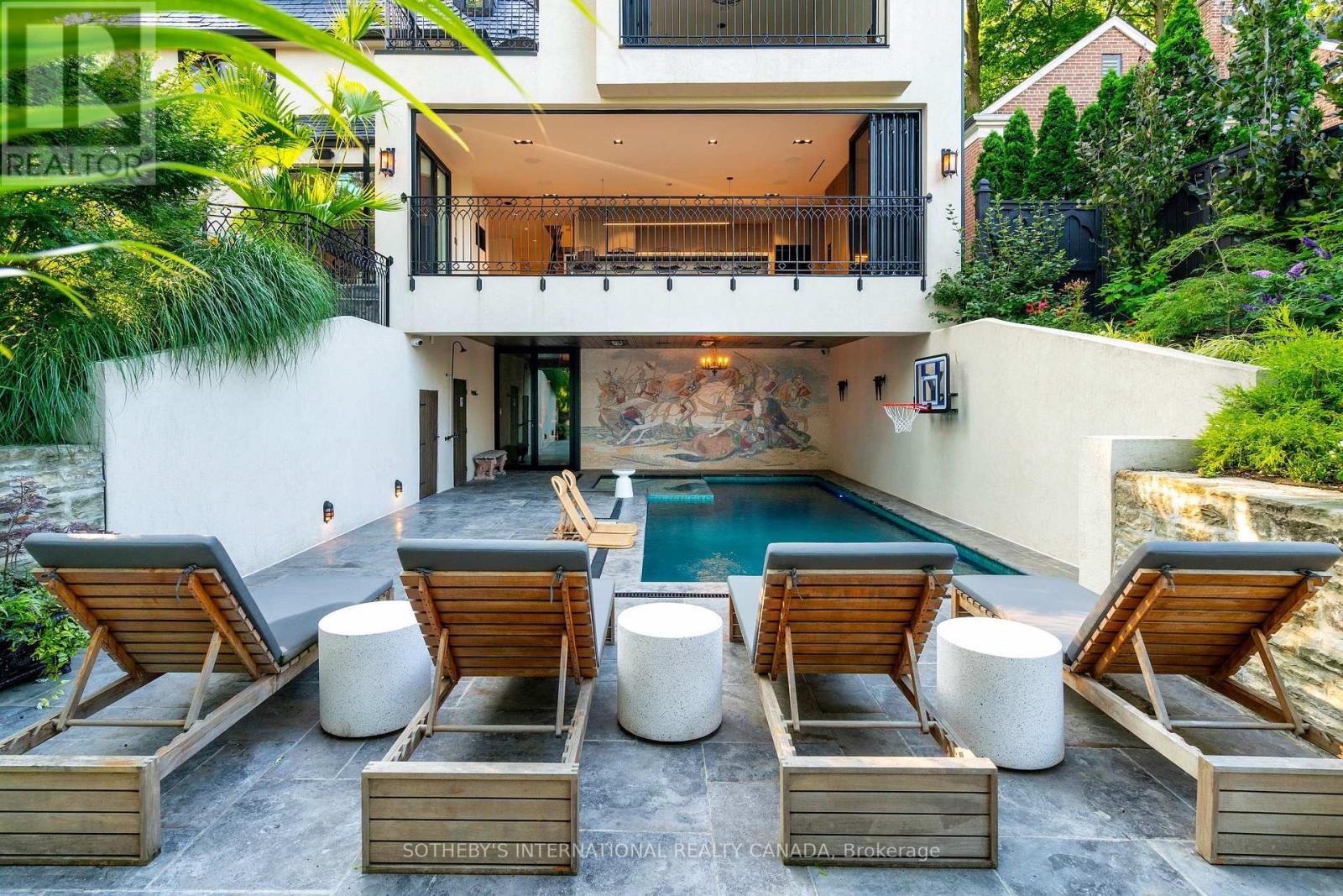 57 Baby Point Crescent, Toronto, Ontario  M6S 2B7 - Photo 29 - W12597576