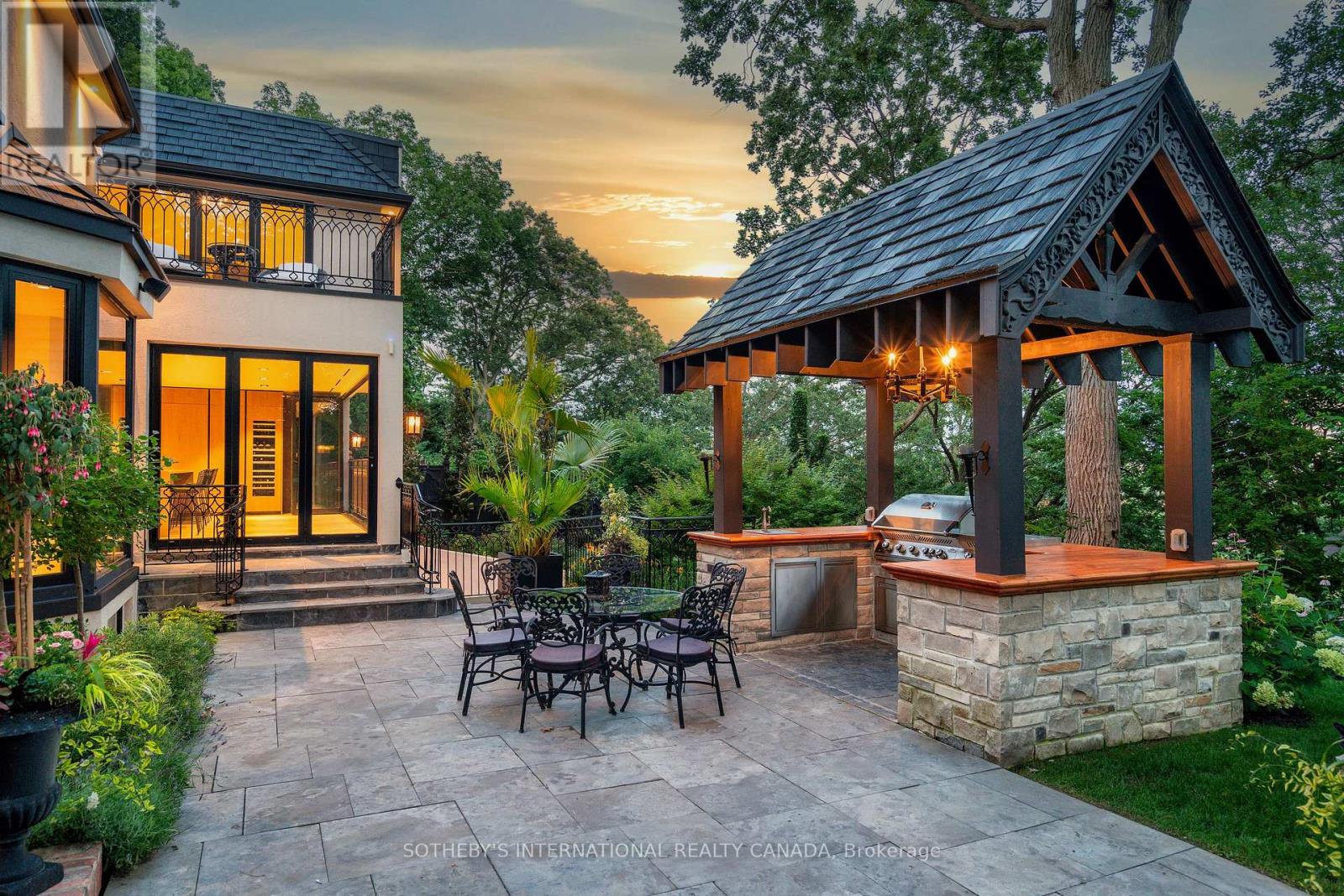 57 Baby Point Crescent, Toronto, Ontario  M6S 2B7 - Photo 32 - W12597576