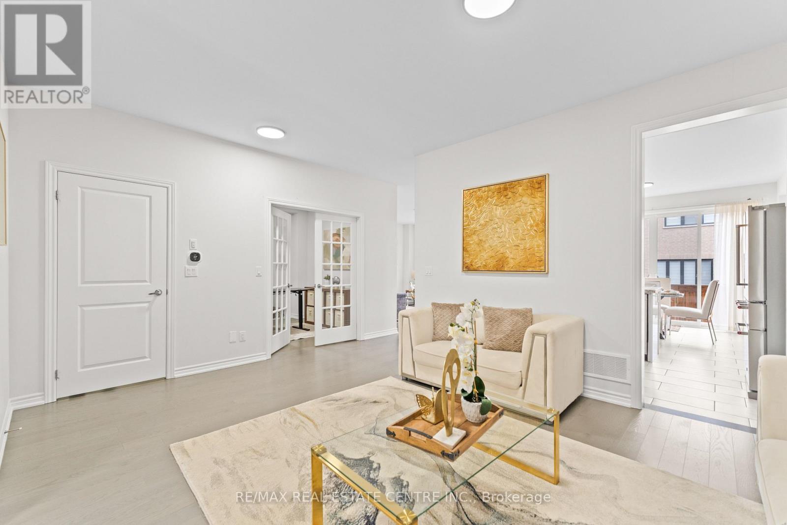 8 Vincena Road, Caledon, Ontario  L7C 4M5 - Photo 10 - W12597578