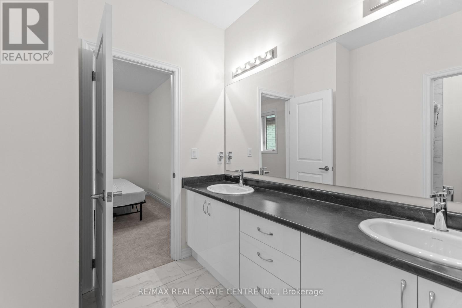 8 Vincena Road, Caledon, Ontario  L7C 4M5 - Photo 23 - W12597578