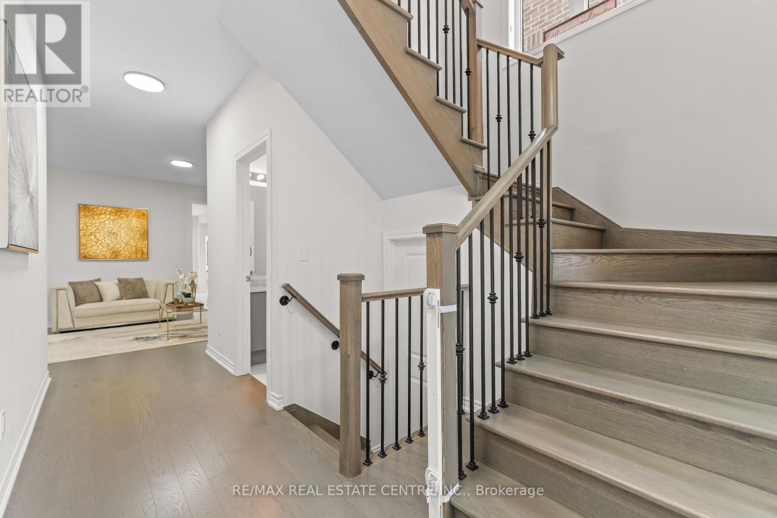 8 Vincena Road, Caledon, Ontario  L7C 4M5 - Photo 7 - W12597578