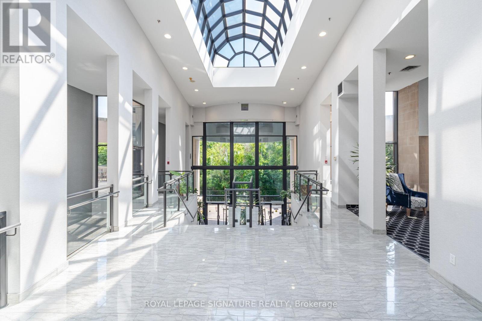 804 - 3 Hickory Tree Road, Toronto, Ontario  M9N 3W5 - Photo 3 - W12597580