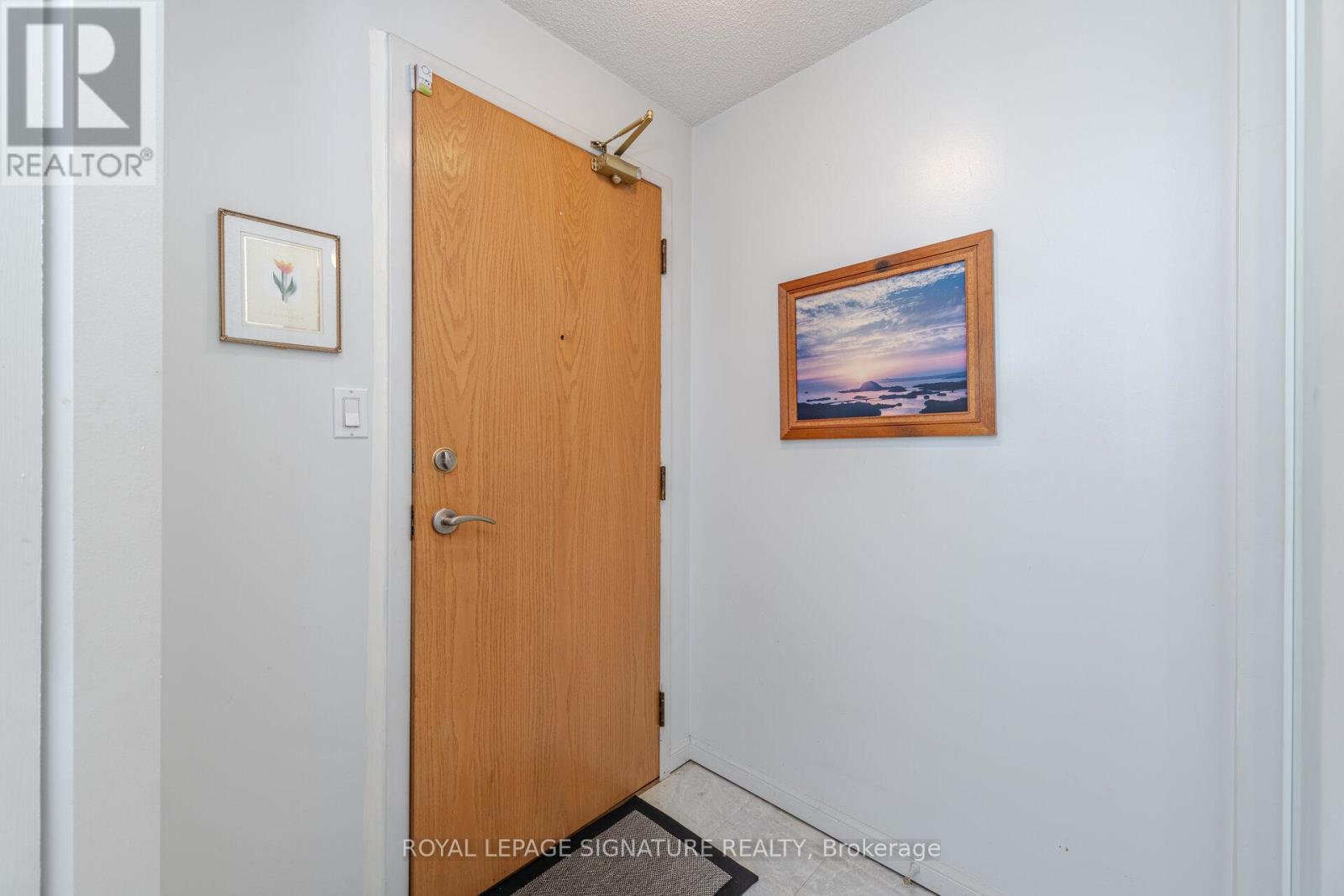 804 - 3 Hickory Tree Road, Toronto, Ontario  M9N 3W5 - Photo 8 - W12597580