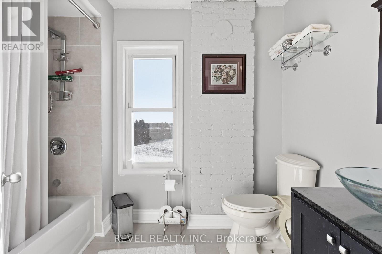 1804 Sturgeon Road, Kawartha Lakes, Ontario  K0M 1L0 - Photo 37 - X12590292