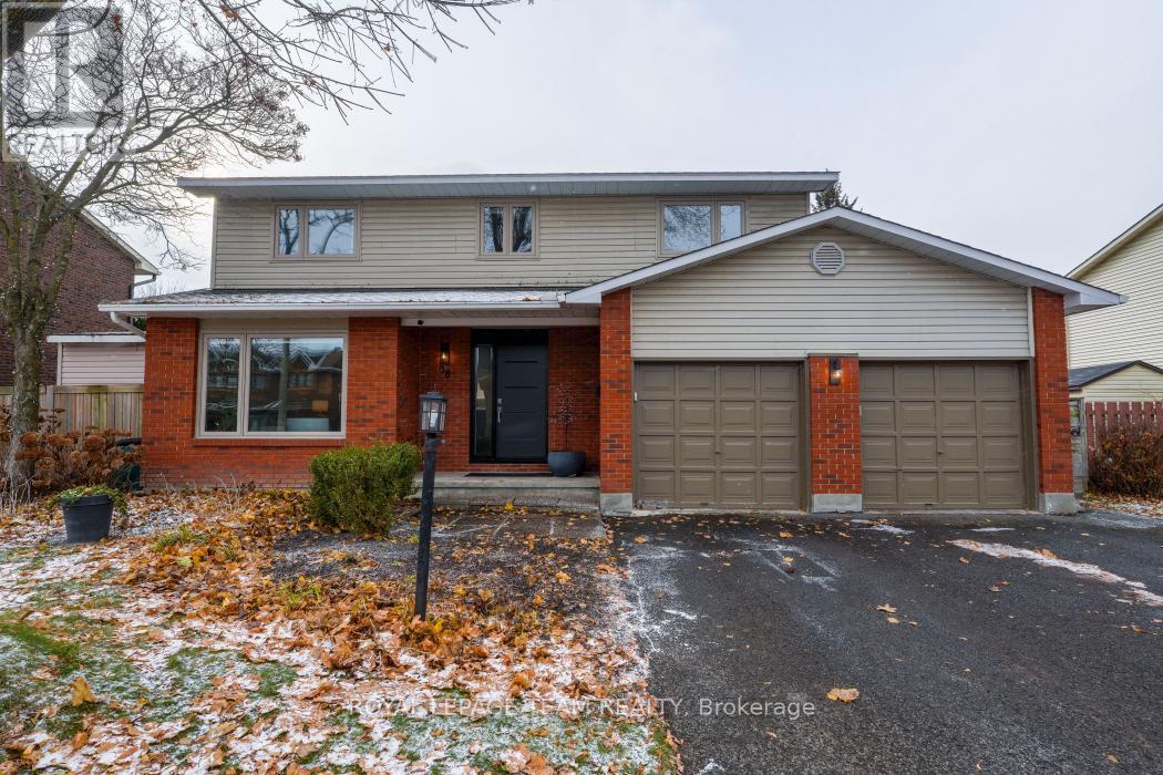 28 HOLITMAN DRIVE, Ottawa, Ontario