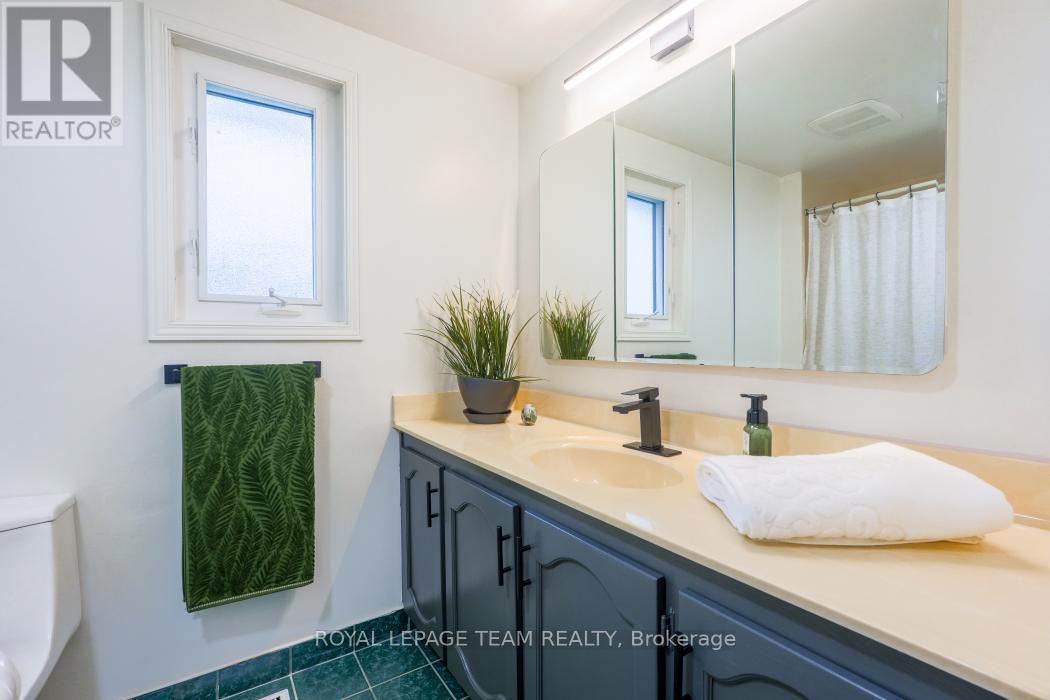 28 Holitman Drive, Ottawa, Ontario  K2J 2A9 - Photo 30 - X12492060