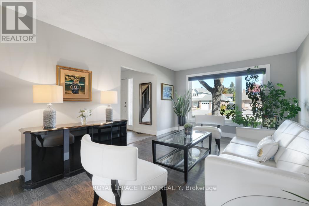 28 Holitman Drive, Ottawa, Ontario  K2J 2A9 - Photo 6 - X12492060