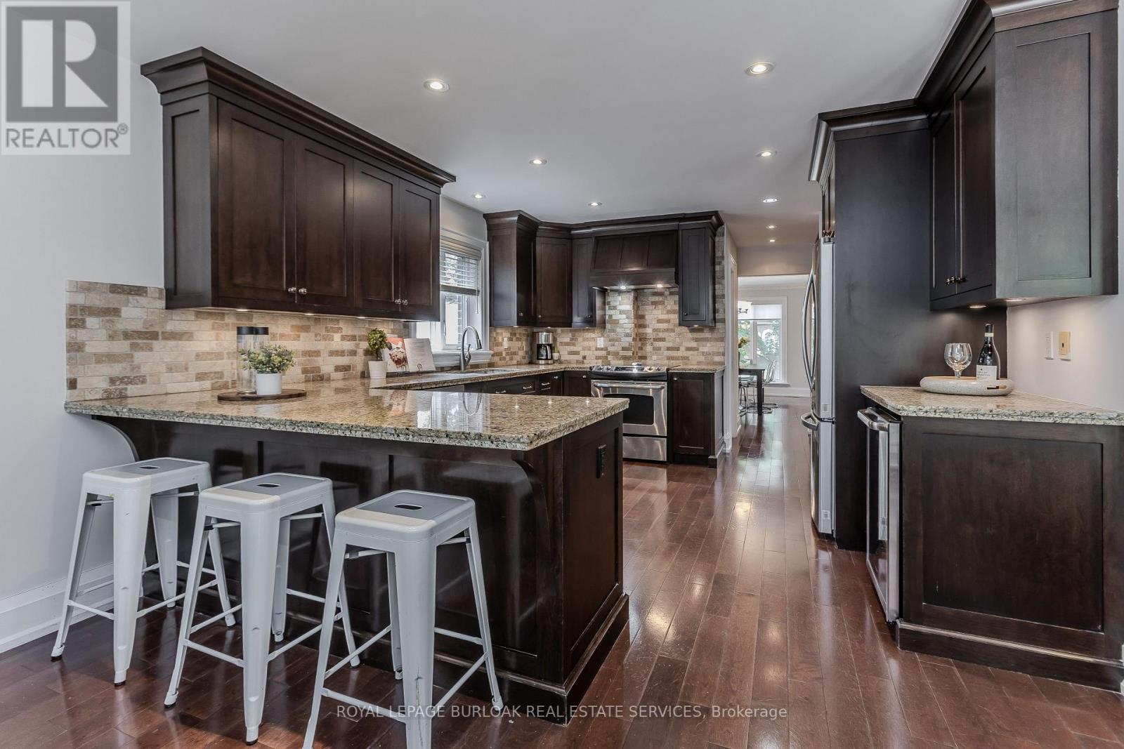 694 Cedar Avenue, Burlington, Ontario  L7T 2R7 - Photo 21 - W12427262