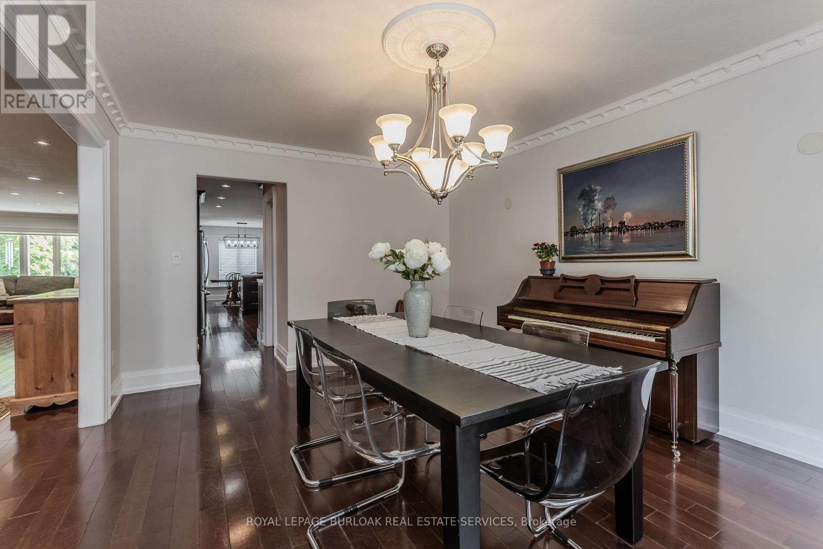 694 Cedar Avenue, Burlington, Ontario  L7T 2R7 - Photo 17 - W12427262