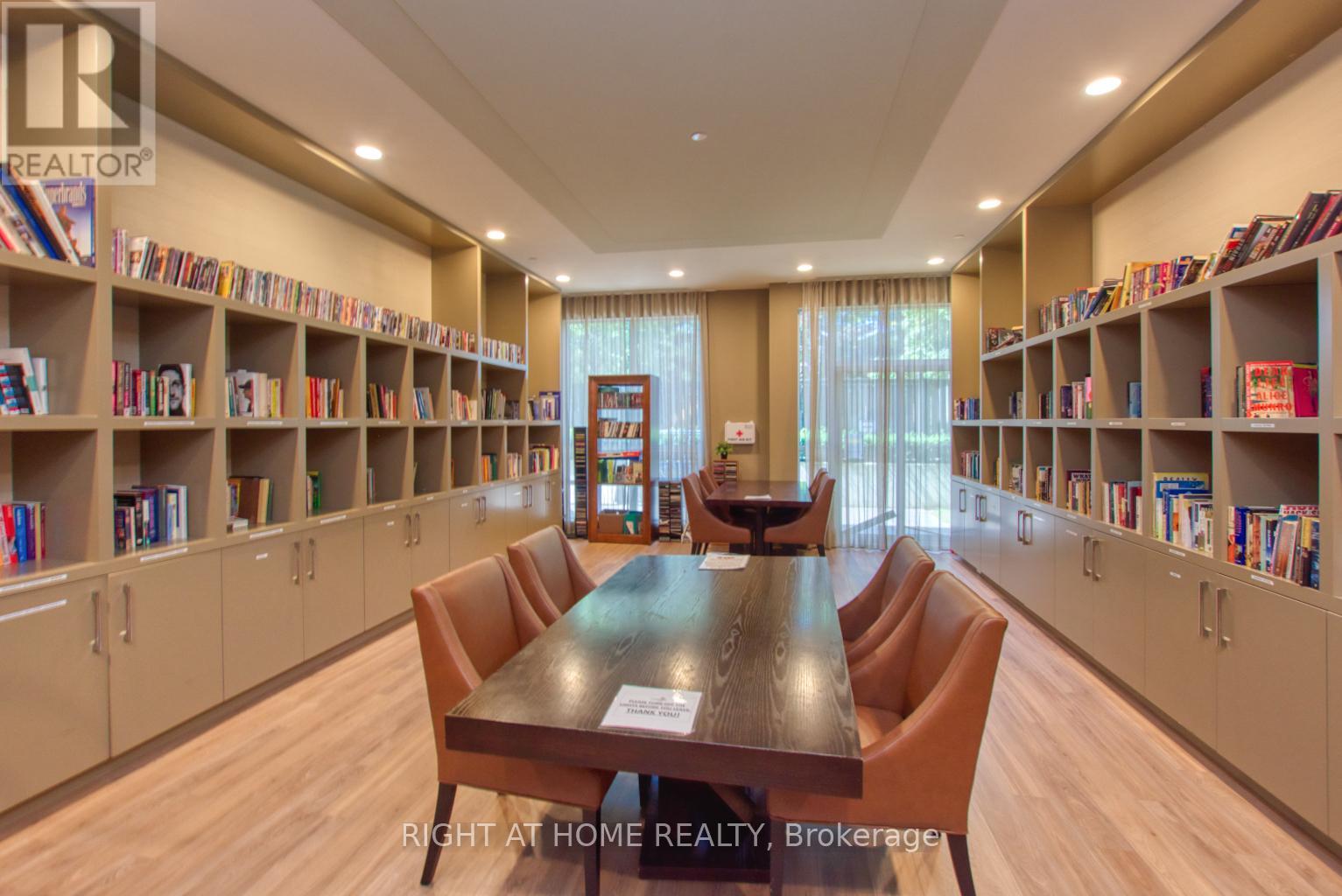 827 - 35 Saranac Boulevard, Toronto (Englemount-Lawrence), Ontario  M6A 2G4 - Photo 23 - C12482865