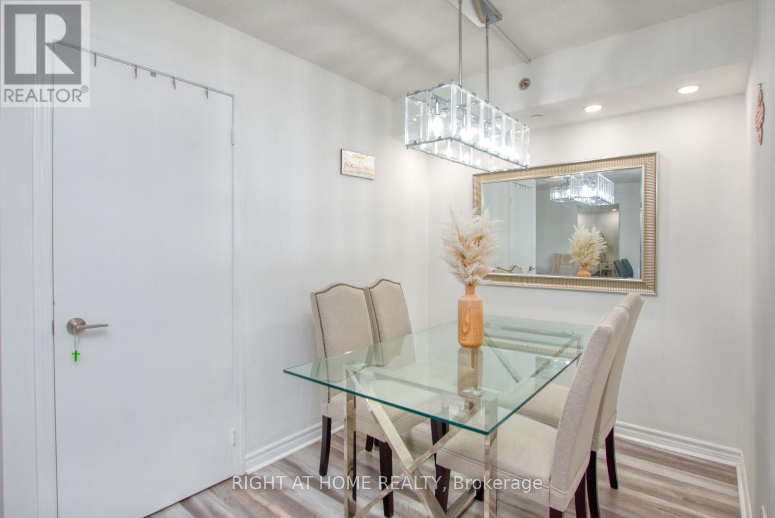 827 - 35 Saranac Boulevard, Toronto (Englemount-Lawrence), Ontario  M6A 2G4 - Photo 11 - C12482865