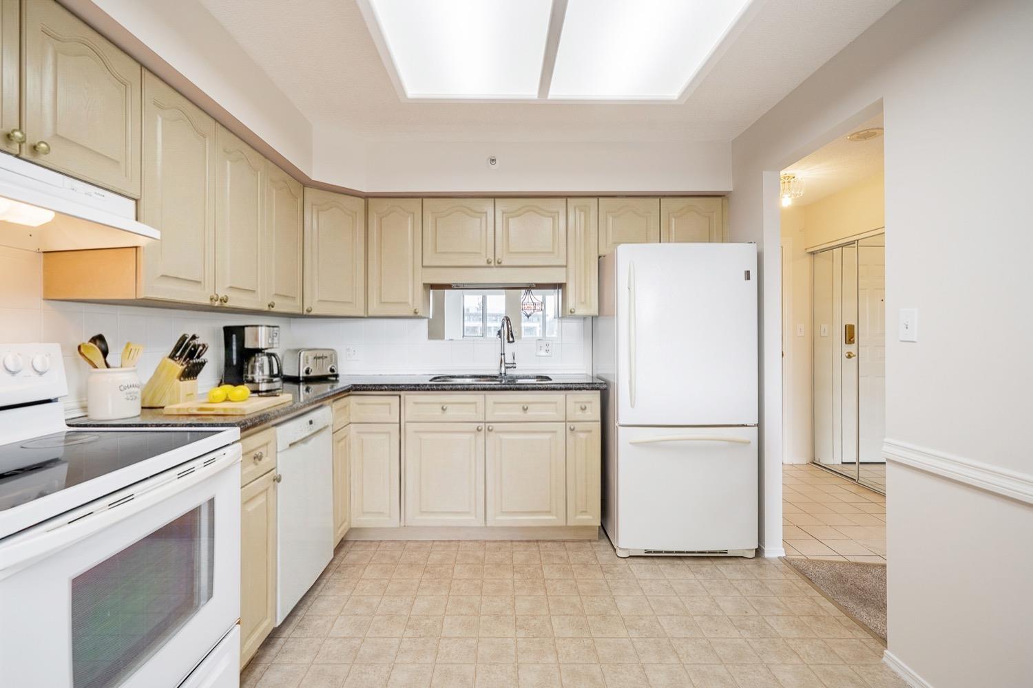 402 3190 Gladwin Road, Abbotsford, British Columbia  V2T 5T2 - Photo 7 - R3071795