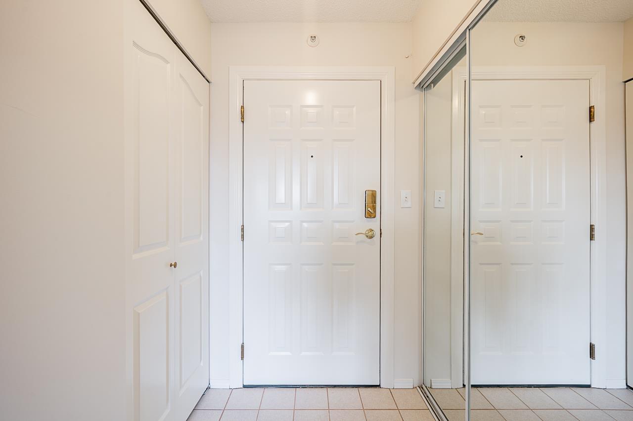 402 3190 Gladwin Road, Abbotsford, British Columbia  V2T 5T2 - Photo 5 - R3071795