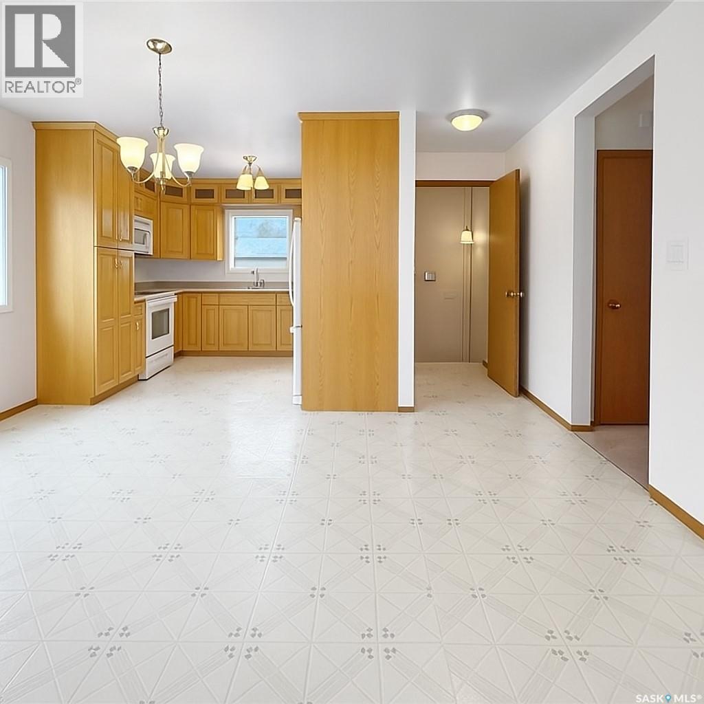 893 22nd Street E, Prince Albert, Saskatchewan  S6V 1N9 - Photo 3 - SK025058