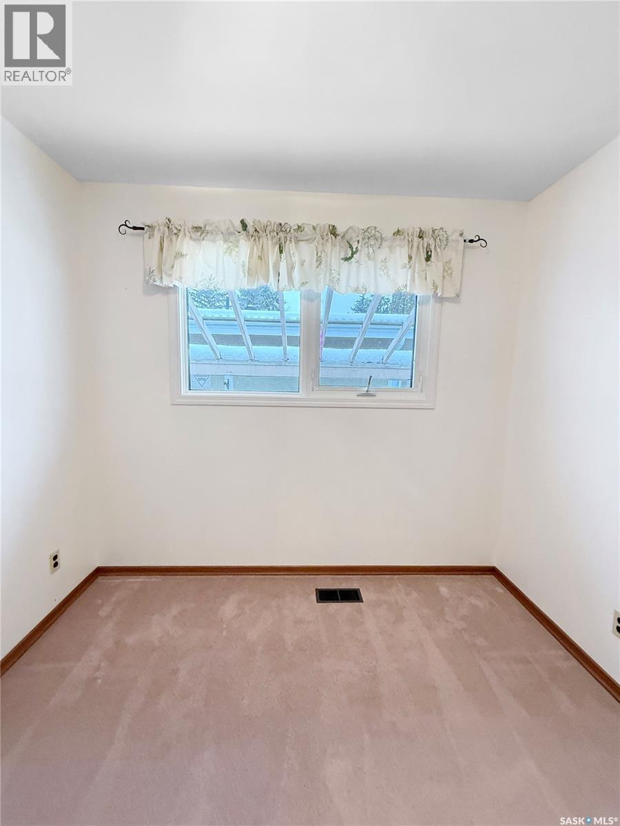 893 22nd Street E, Prince Albert, Saskatchewan  S6V 1N9 - Photo 16 - SK025058
