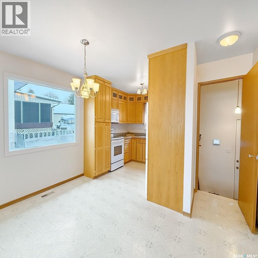 893 22nd Street E, Prince Albert, Saskatchewan  S6V 1N9 - Photo 4 - SK025058