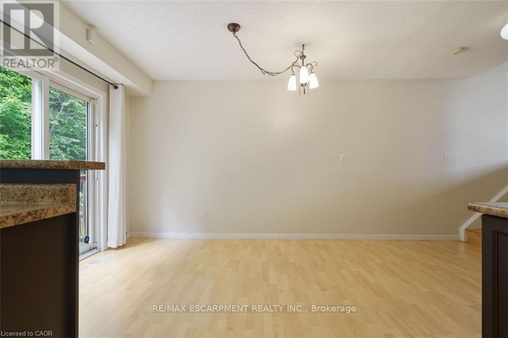 P87 - 175 David Bergey Drive, Kitchener, Ontario  N2E 4H8 - Photo 11 - X12571092