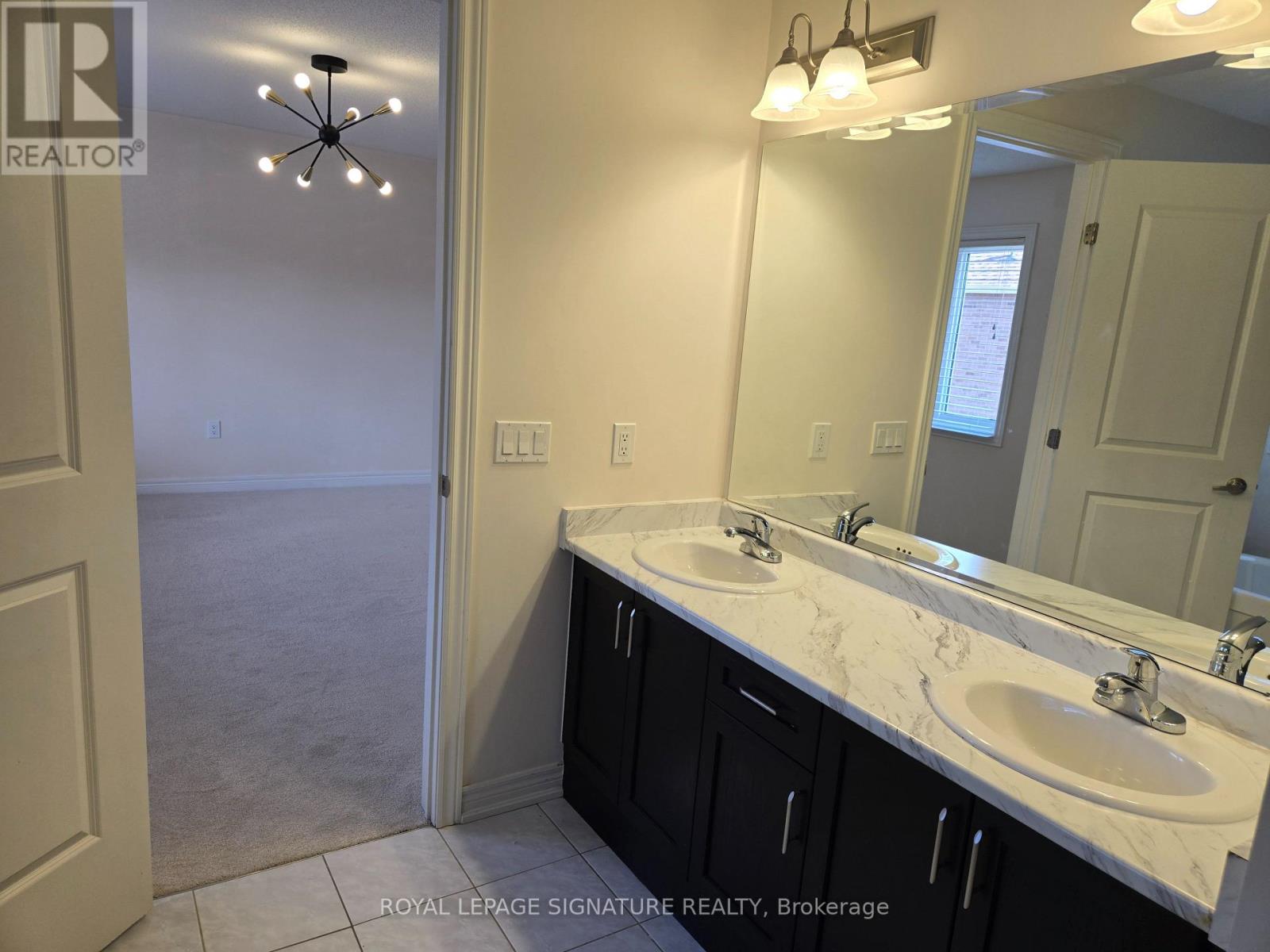 8 Beasley Grove, Hamilton, Ontario  L9K 0J7 - Photo 12 - X12597494