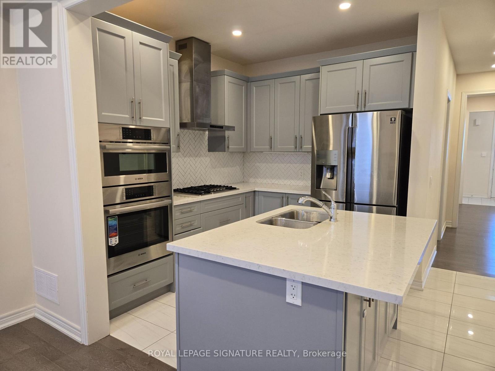 8 Beasley Grove, Hamilton, Ontario  L9K 0J7 - Photo 7 - X12597494