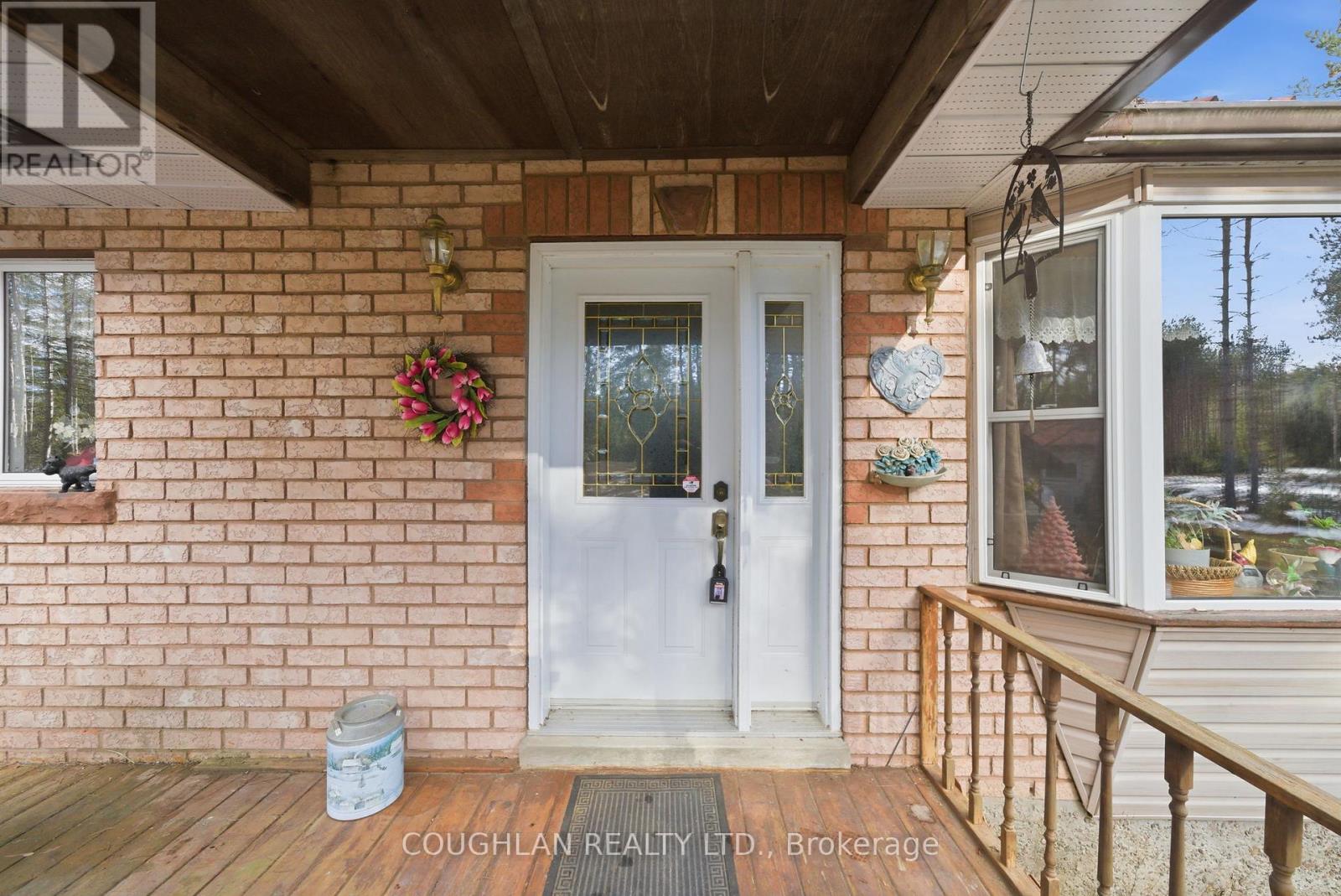 1055 Irondale Road, Minden Hills, Ontario  K0M 2A1 - Photo 4 - X12574500