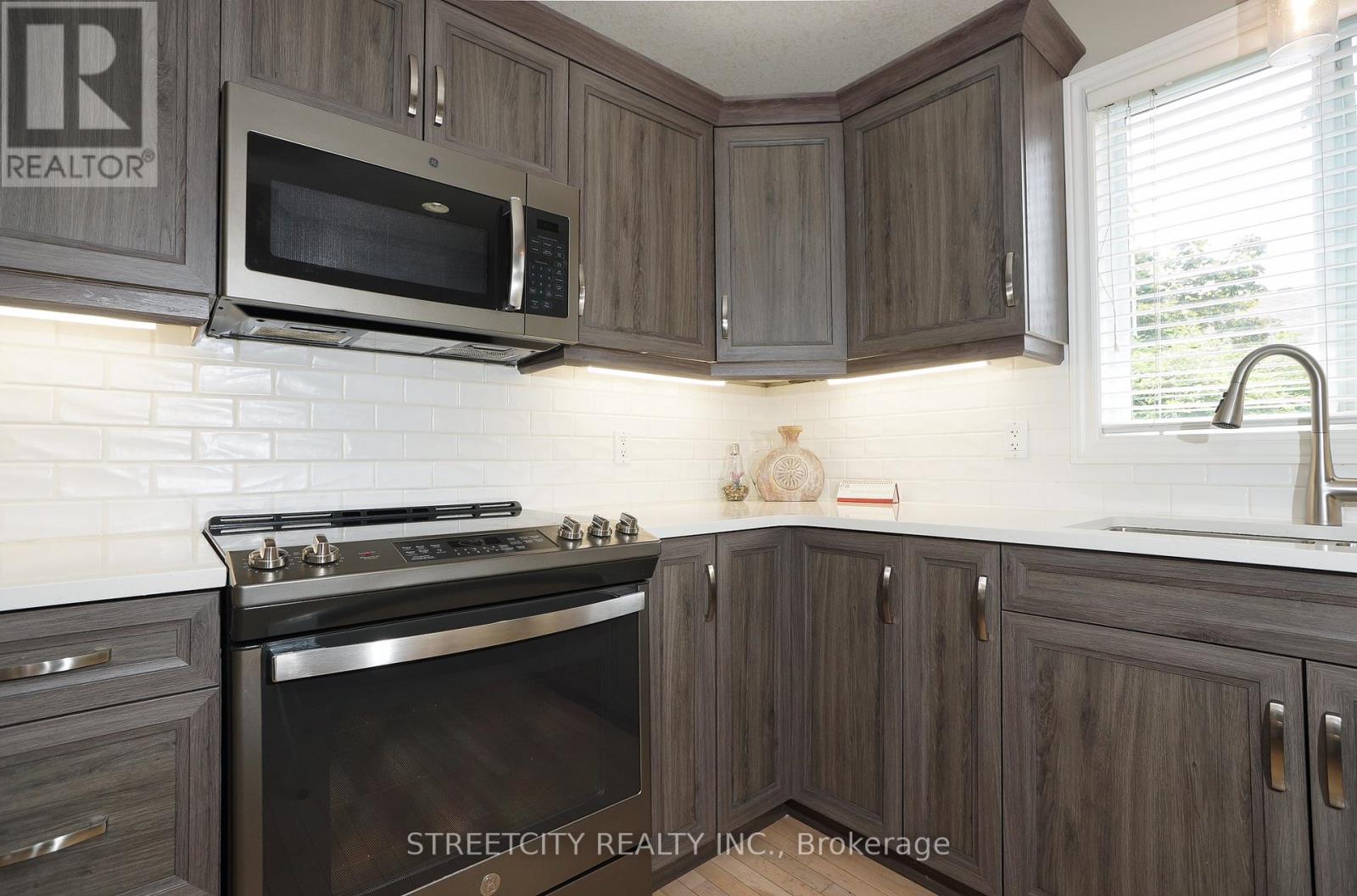 1861 Louise Boulevard, London North, Ontario  N6G 5G2 - Photo 10 - X12597636