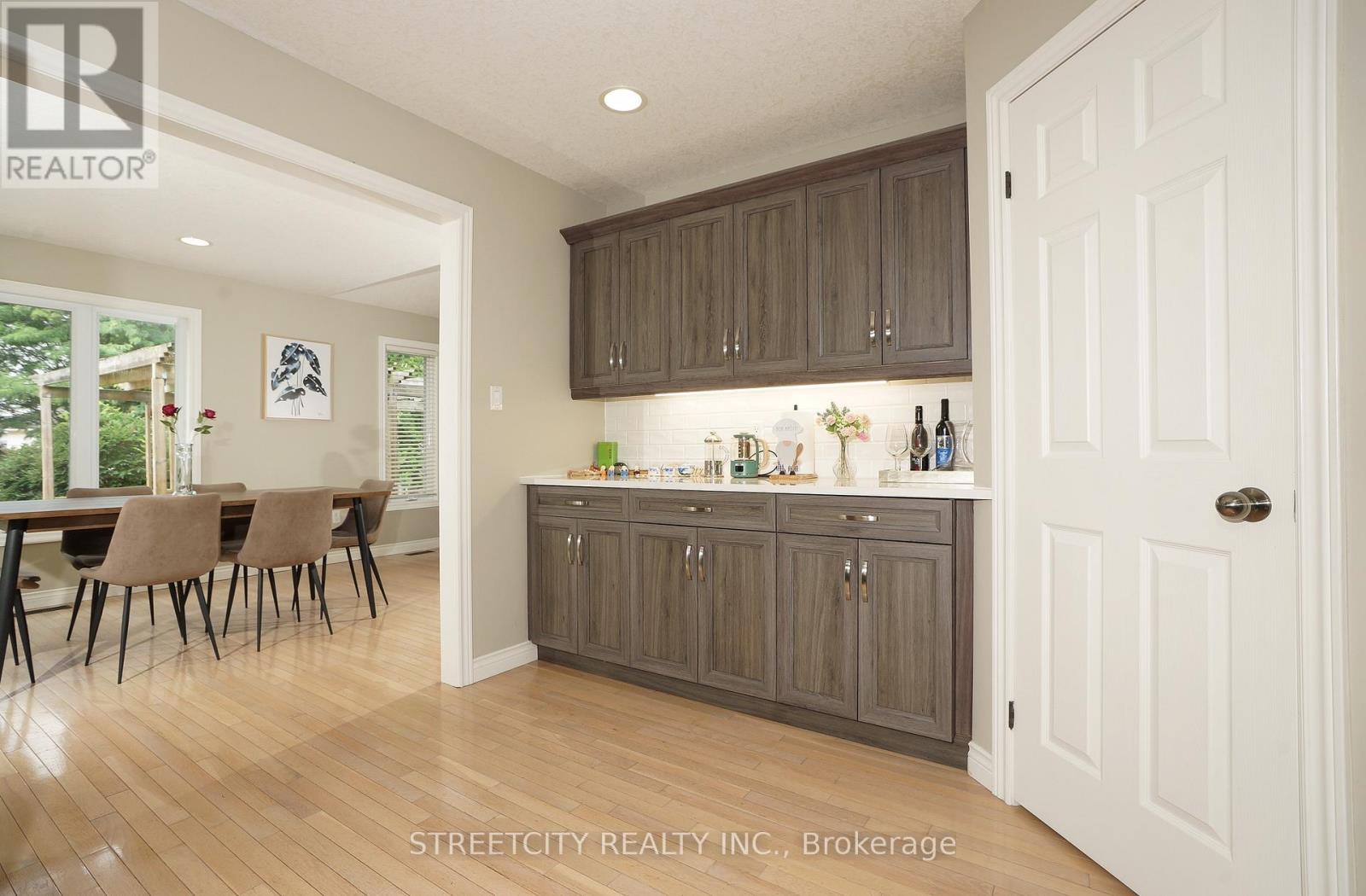 1861 Louise Boulevard, London North, Ontario  N6G 5G2 - Photo 11 - X12597636