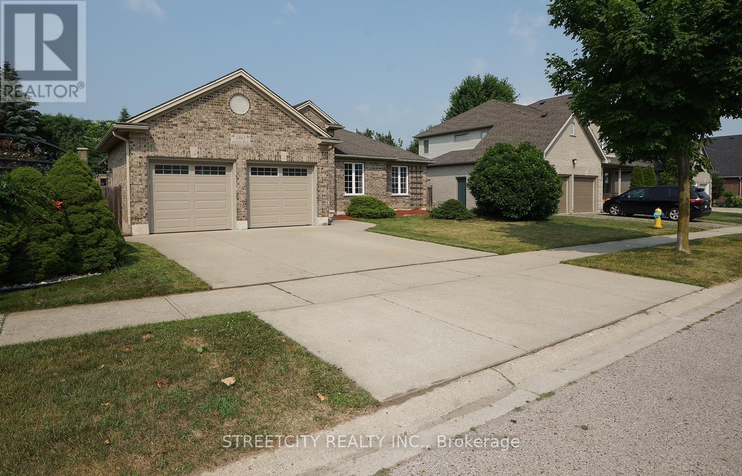 1861 Louise Boulevard, London North, Ontario  N6G 5G2 - Photo 2 - X12597636