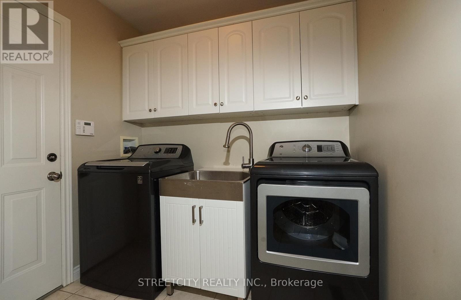 1861 Louise Boulevard, London North, Ontario  N6G 5G2 - Photo 24 - X12597636