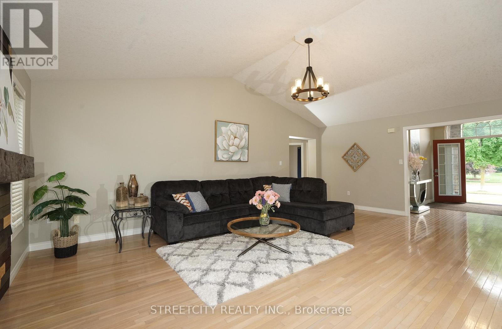 1861 Louise Boulevard, London North, Ontario  N6G 5G2 - Photo 6 - X12597636