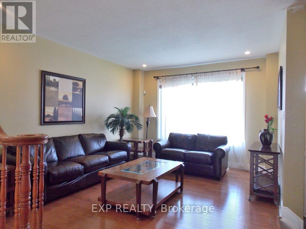 129 Annapolis Circle, Ottawa, Ontario  K1V 1Z3 - Photo 2 - X12597606