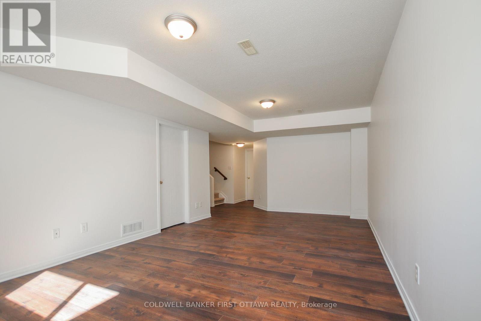 328 Statewood Drive, Ottawa, Ontario  K2K 0A9 - Photo 26 - X12597620