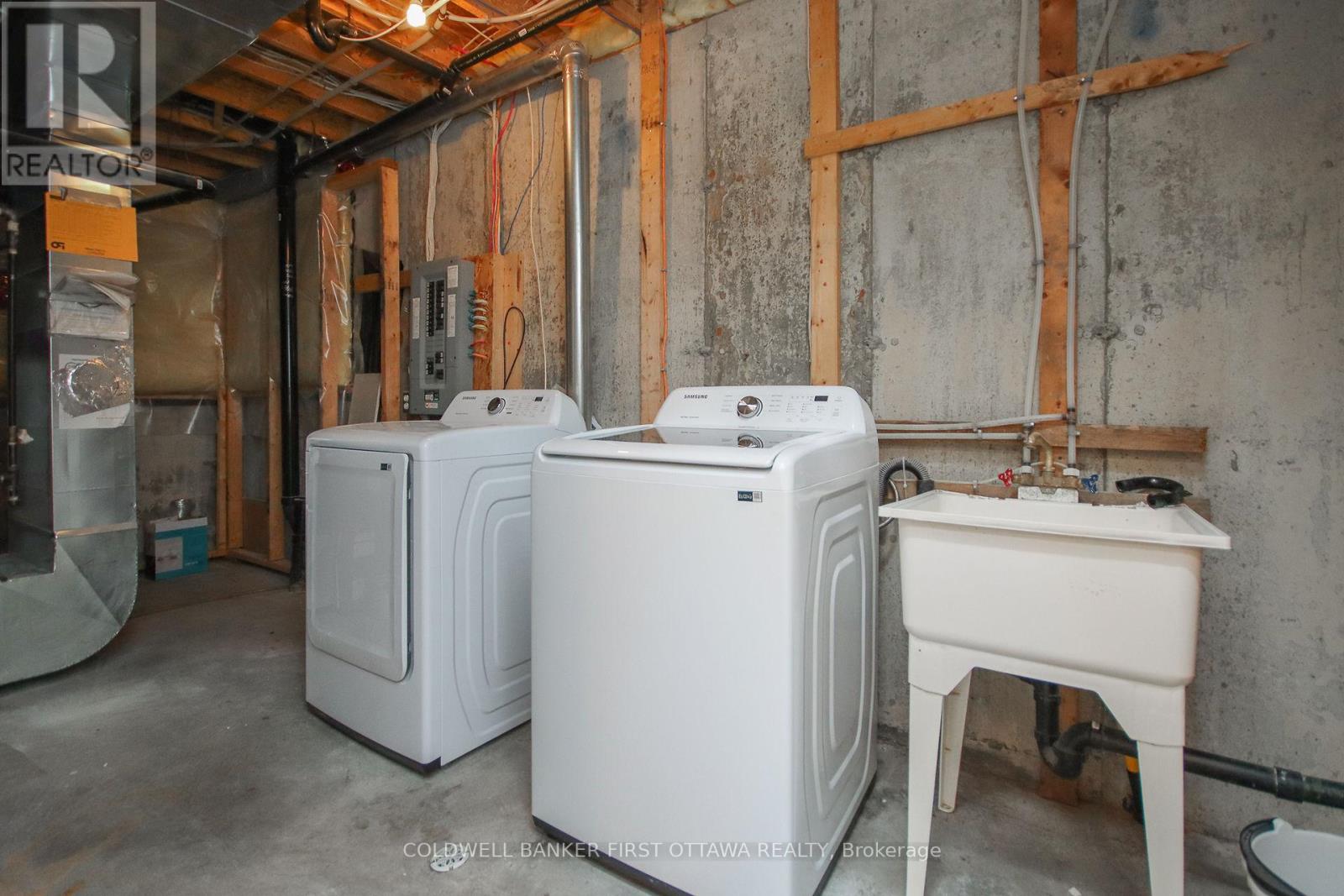 328 Statewood Drive, Ottawa, Ontario  K2K 0A9 - Photo 27 - X12597620