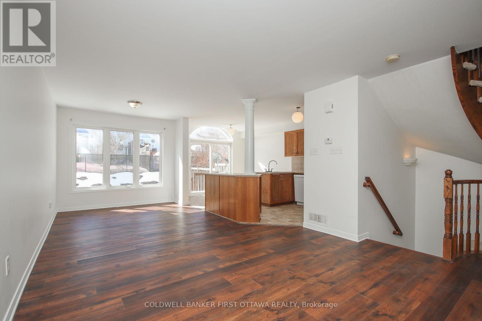 328 Statewood Drive, Ottawa, Ontario  K2K 0A9 - Photo 5 - X12597620