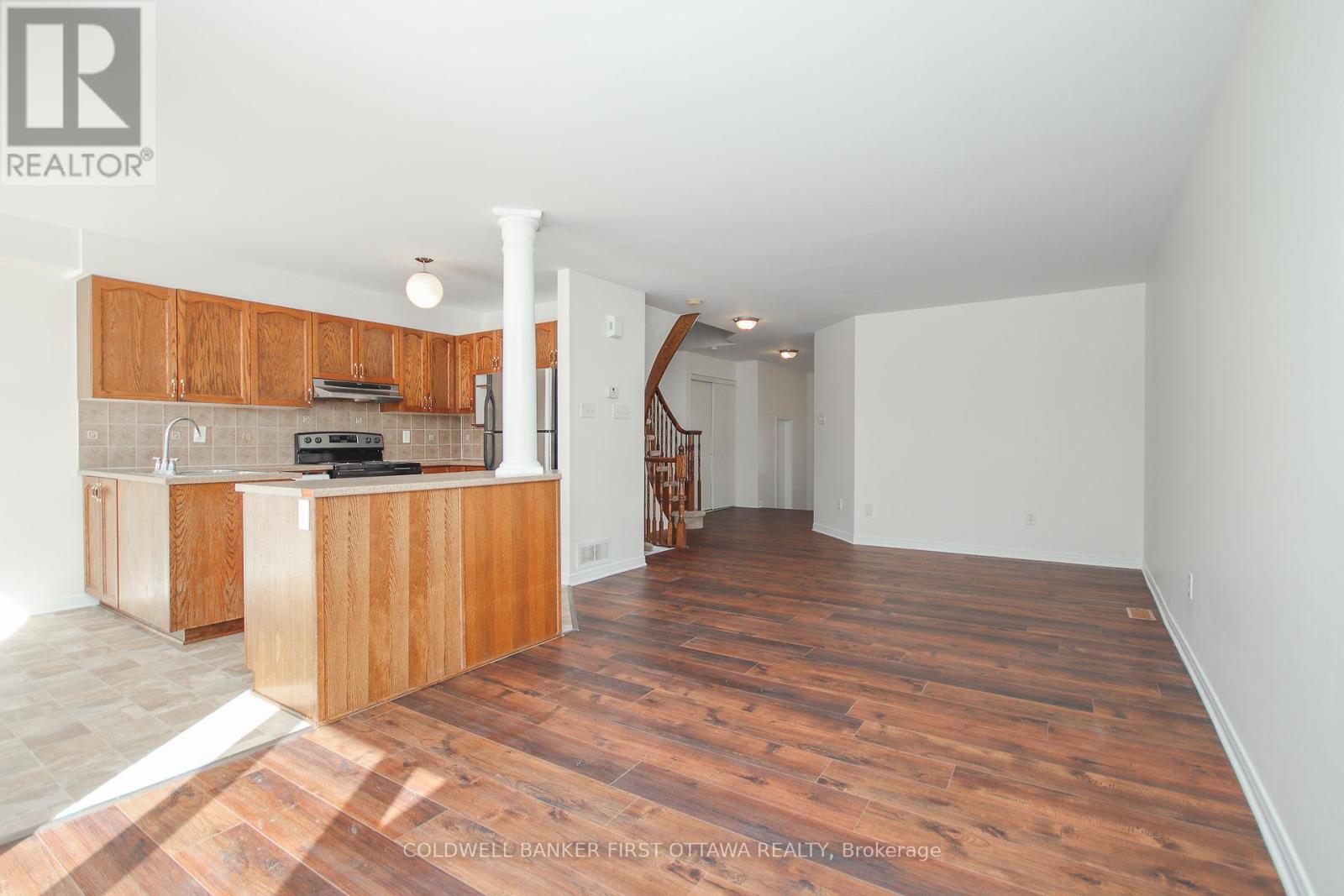 328 Statewood Drive, Ottawa, Ontario  K2K 0A9 - Photo 6 - X12597620